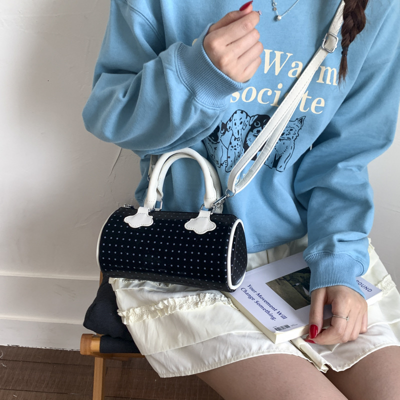Autumn New Women's Shoulder Bag Fashionable Polka Dot Women's Handbag New Niche Pillow Bag Commuting Bag Autumn New Designer Bag Women'