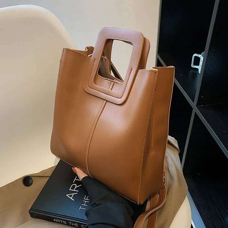 Designer Bags Popular Large Tote For Women New Autumn Winter Retro Design One Shoulder Portable Bucket Bag Handbag Luxury Bag