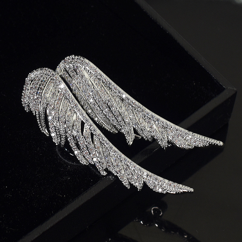 Designer brooch Elegant Zircon broche Version for Women Suit Cheongsam feather brooches ceremonial dress formal events Lapel Pins Birthday luxury Jewe