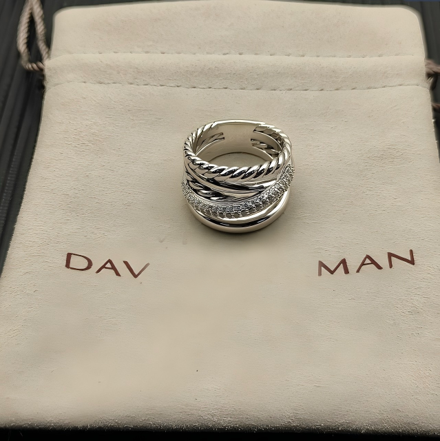 2025 New 925 Sterling Silver Christmas New Jewelry Retro Couple Trend Fashion Simple Spiral Design Crystal Ring for Men and Women To Wear