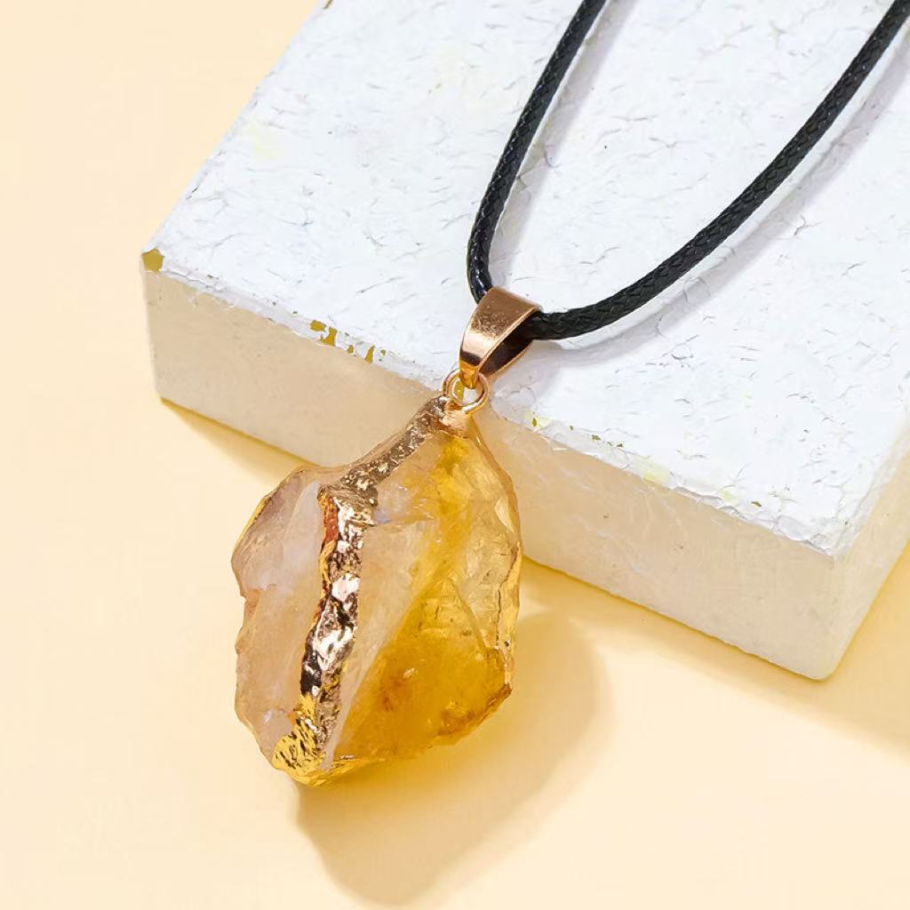 2025 New Arrival Natural Crystal Raw Stone Gold Plated Pendant Necklace Amethyst Rose Quartz Milky Yellow Crystal Irregular Raw Stone Decorative Chain