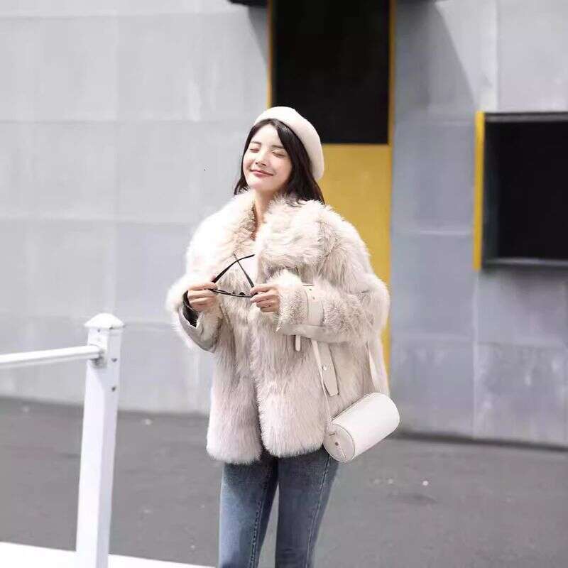Women's Clothing Haining Autumn And Winter New Fox Fur Lapel Fashion Warm Ladies Coat