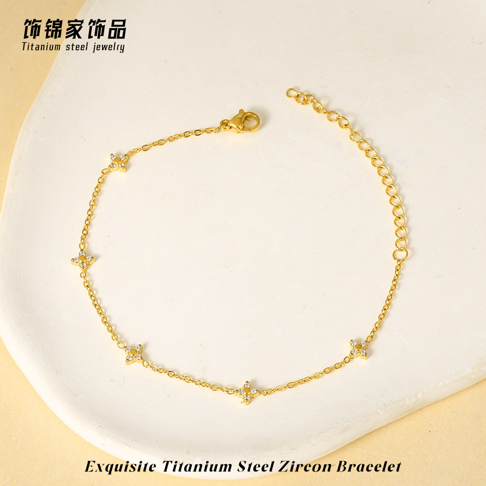 Japanese and Korean Lucky Four-Leaf Clover Star Bracelet for Women, Light Niche Design, High-End Feel, Non-Fading, Stackable Jewelry Jewelry for Women