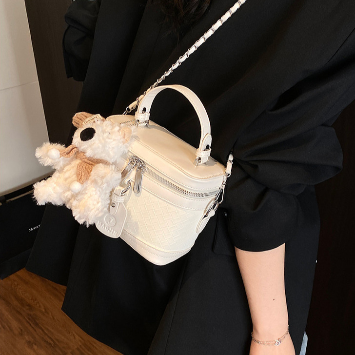 New Women's Handmade Woven Handbag Free Shipping Designer Lightweight Luxury Box Texture Commuting Shoulder Bag Fashion Casual Makeup Bag