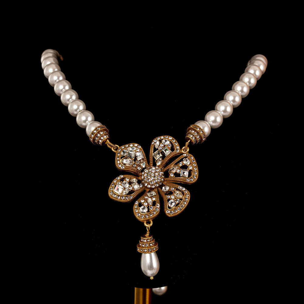 Wind Pearl Chain Inlaid Zirconium Gold Six-Petal Flower Necklace Fashionable Light High-End Elegant Exquisite Women's Jewelry