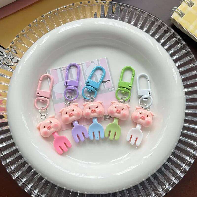 Kawaii Cartoon Piggy Fork Keychain Cute Animal Keyring Lovely Resin Key Holder School Pendant Bag Backpack Ornament