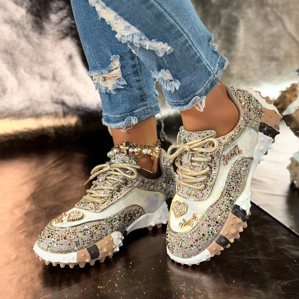 Women's Designer Non Slip Running Shoes Fashion Luxury Crystal Metal Decorated Sports Shoes Comfortable Breathable Casual Wear-resistant Shoes Za