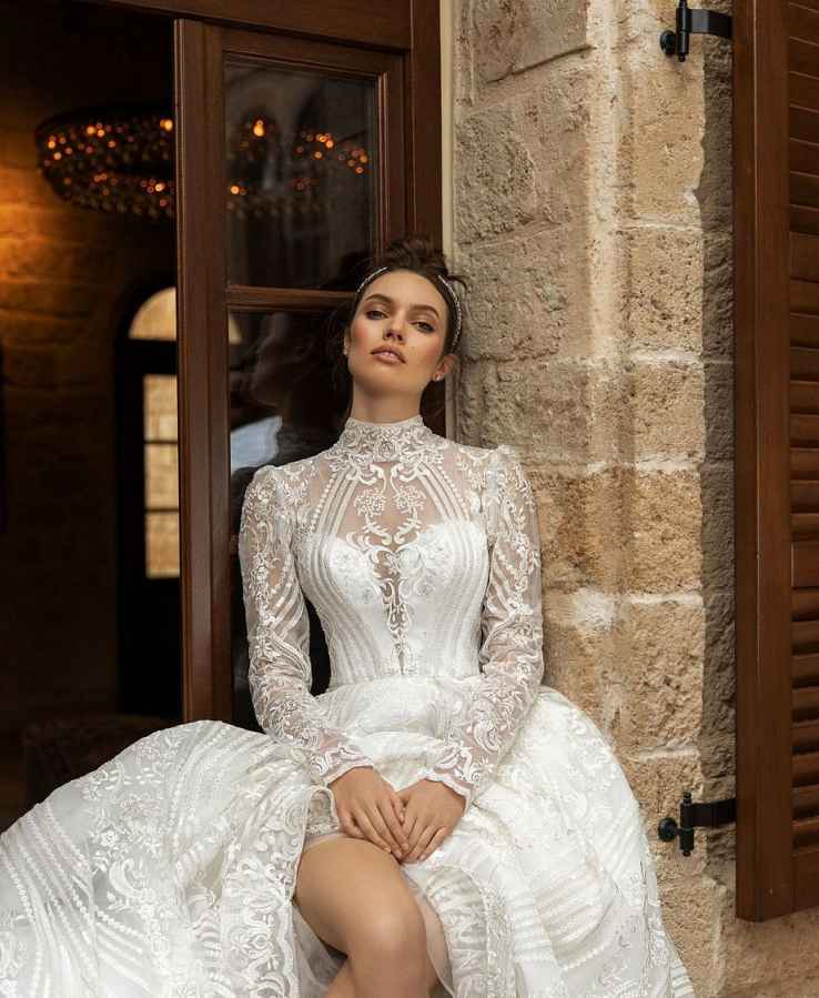 Vintage A Line Women Wedding Dress High Collar Long Sleeves Bridal Gowns Lace Appliques Sweep Train Dress Customized vestidos de novia