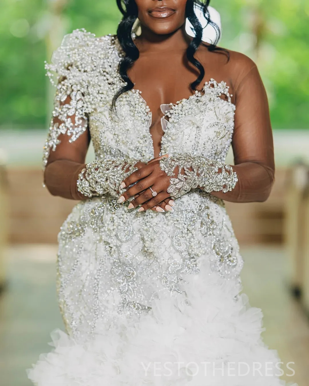 Arabic Aso Ebi Plus Size Ivory Wedding Dress 2025 Appliques Beaded Crystals Pearls Tiers Luxurious Bridal Gowns Dresses Side Split D584