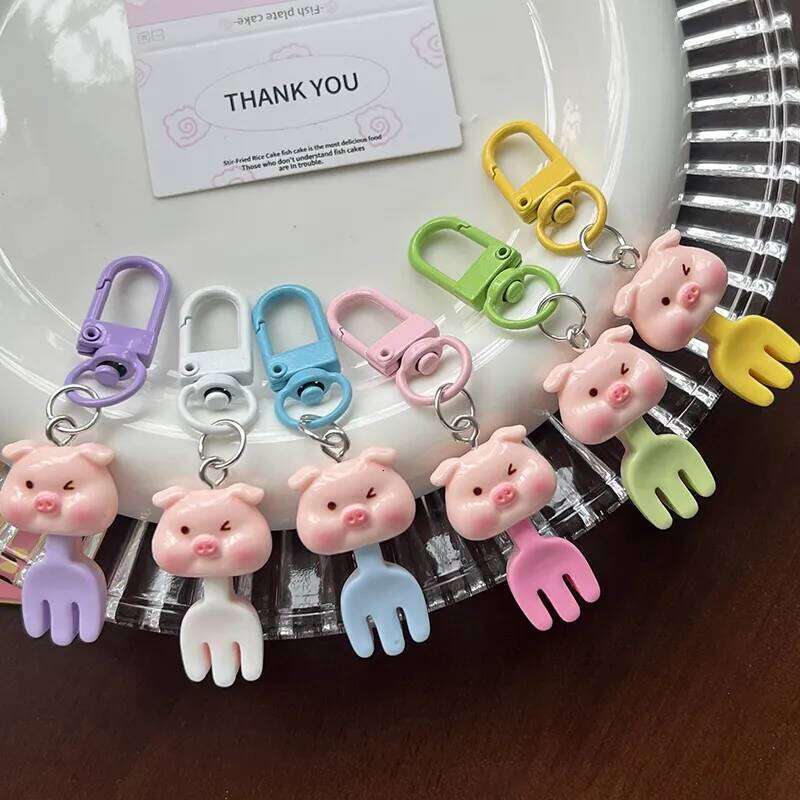 Kawaii Cartoon Piggy Fork Keychain Cute Animal Keyring Lovely Resin Key Holder School Pendant Bag Backpack Ornament