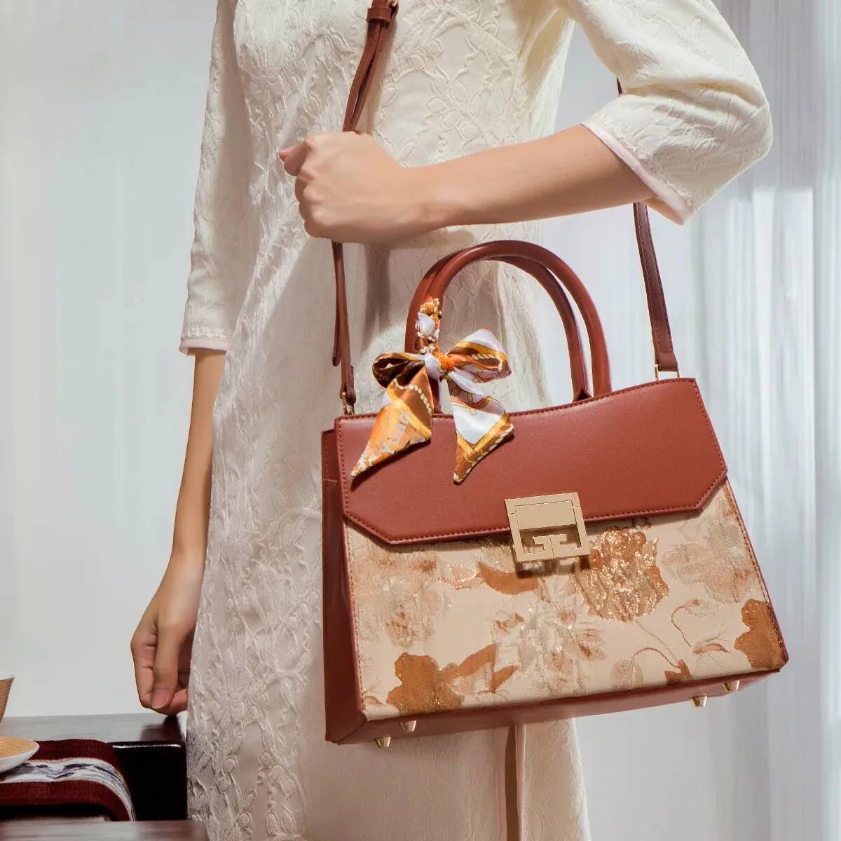 Vintage Chinese Style Jacquard Women's Handbag 2024 New Niche Middle-Aged Bag Soft Crossbody Gift For Mom