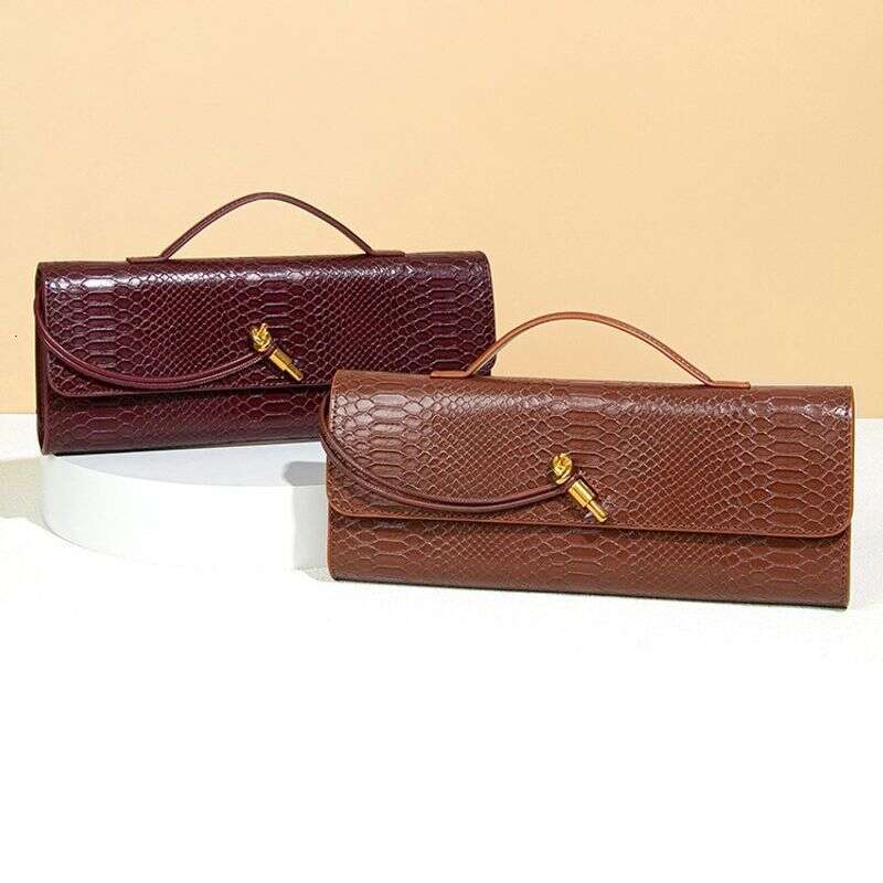 Snake Skin Pattern Hand Woven Bag, Fashionable And High-End, Evening Party Baguette Single Shoulder Women's Bag