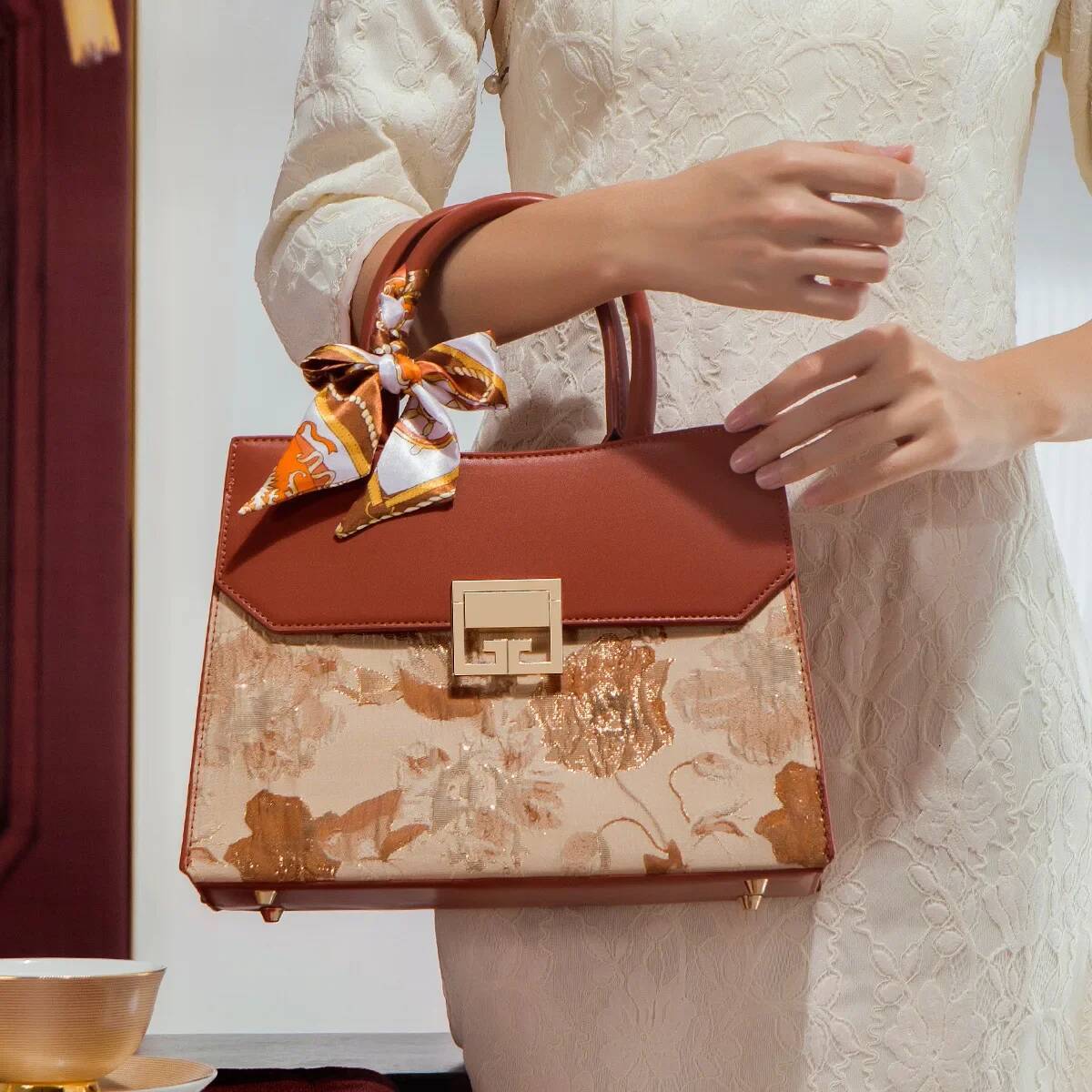 Vintage Chinese Style Jacquard Women's Handbag 2024 New Niche Middle-Aged Bag Soft Crossbody Gift For Mom