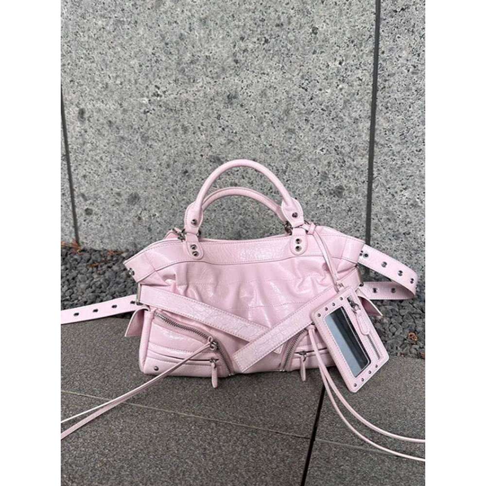 Designer Bag Tote Bag Shoulder Bag New Hot Girl Oil Wax Leather Rivet Design Large Capacity Motorcycle Single Shoulder Crossbody Commuter Handheld Tot