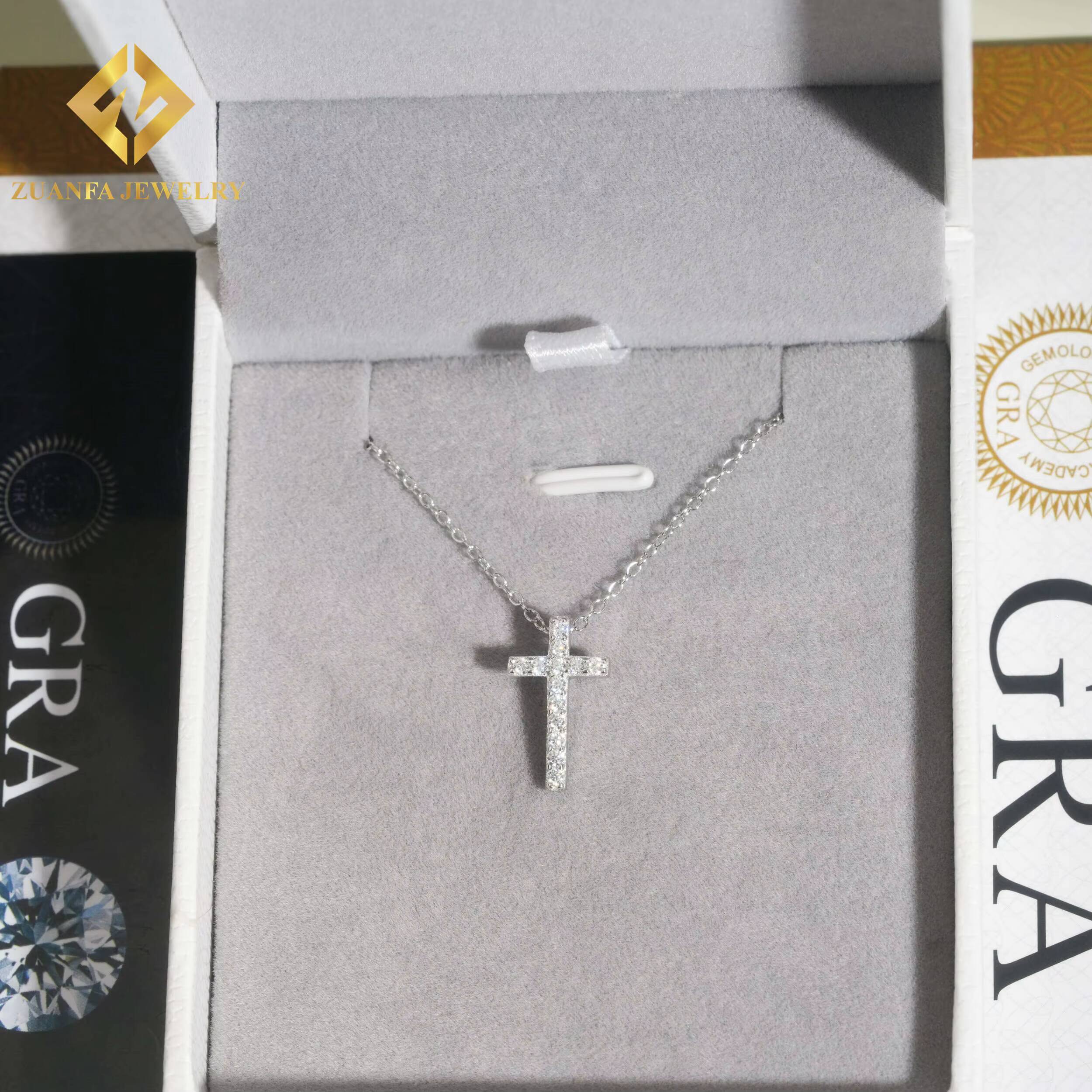 Iced Out Classic Round Cut Women Link Chain 925 Sterling Silver VVS Moissanite Diamond Women Jewelry Cross Pendant Necklace