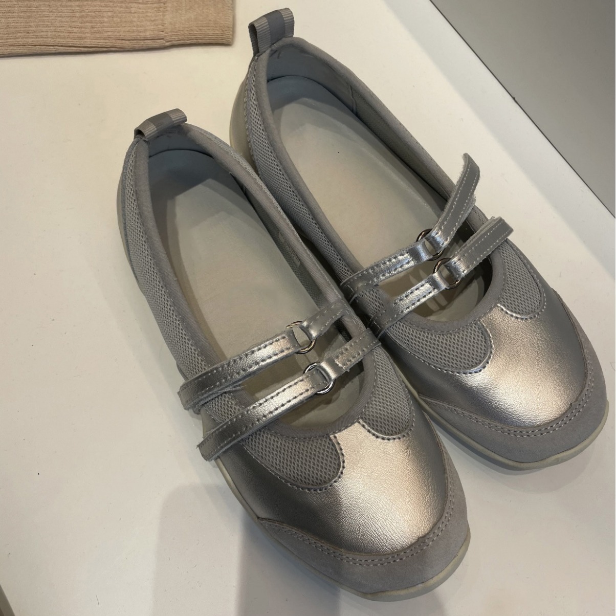 2025 new designer Mary Jane women's casual thick soled flat shoes, sports ballet flat shoes