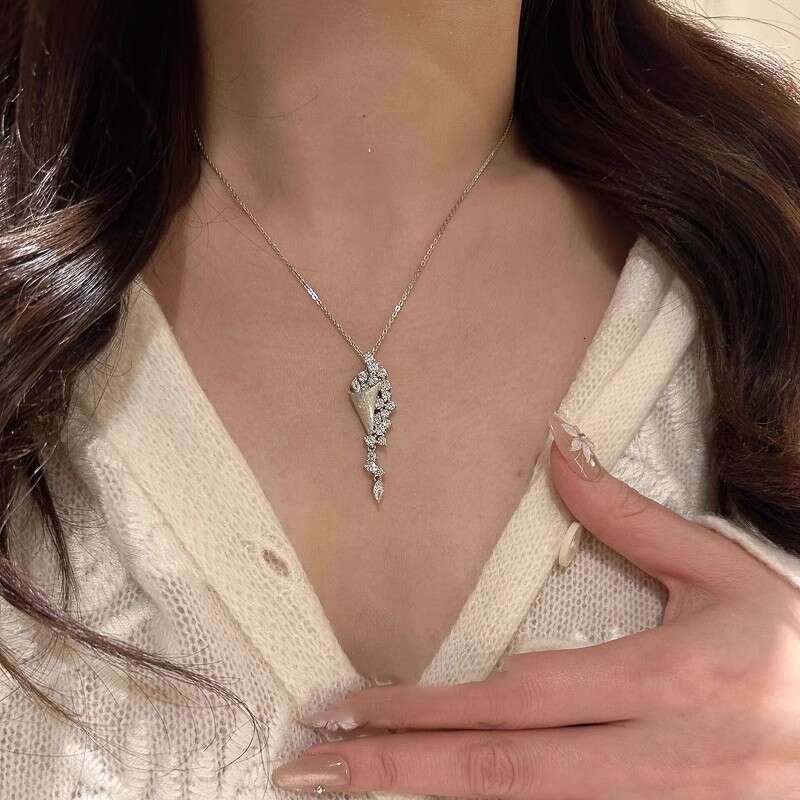 Brilliant Galaxy Brushed Sier Jewelry Zircon Necklace Designer for Women 2025 New Light Niche High-end Clavicle Chain