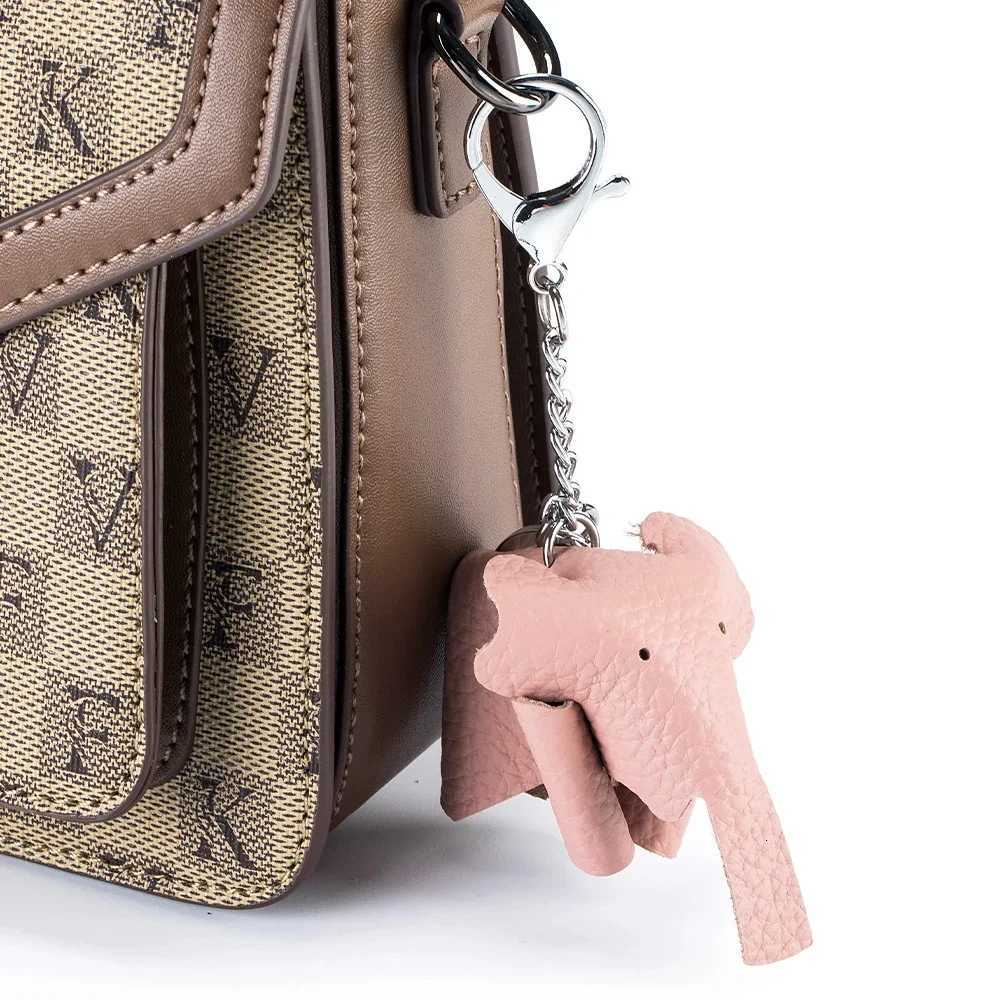 Handmade Genuine Leather Cute Funny Lucky Elephant Keychain Pendant Keychain for Women Men Bag Doll Hanging Luggage Accessories Y250815