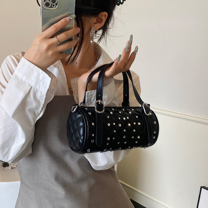 Diamond Studded Women's Handbag With Diamond Pattern Free Shipping Designer Luxurious And Trendy Retro Single Shoulder Crossbody Bag New Makeup P