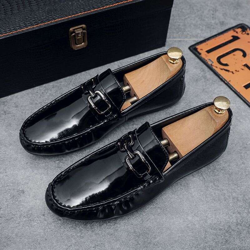 2025 Doudou Patent Shiny Leather, Men's Business And Leisure Leather Shoes, Shoe Covers, Lazy Loafers, Soft Soles, One Foot 918F