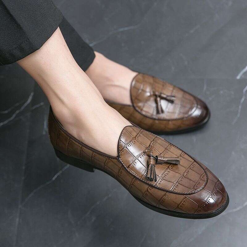 Men's Shoes With Tassel Emed Small Size 46, British Style Pointed Lazy Casual One Foot Leather Shoes, Trendy
