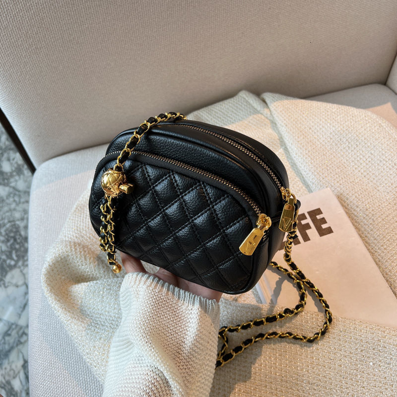 High-Quality Texture for Women, Ins Niche 2025 New Fashion Summer Quilted Chain Crossbody Small Square Bag
