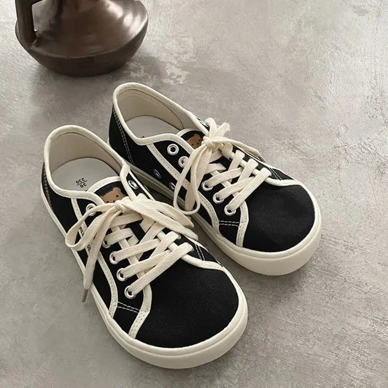 Girls white Light brown Sneakerser Canvas Shoes Women Low Top Sneakers Wide Toe Lace Up Trainers Shoes Comfortable 250809