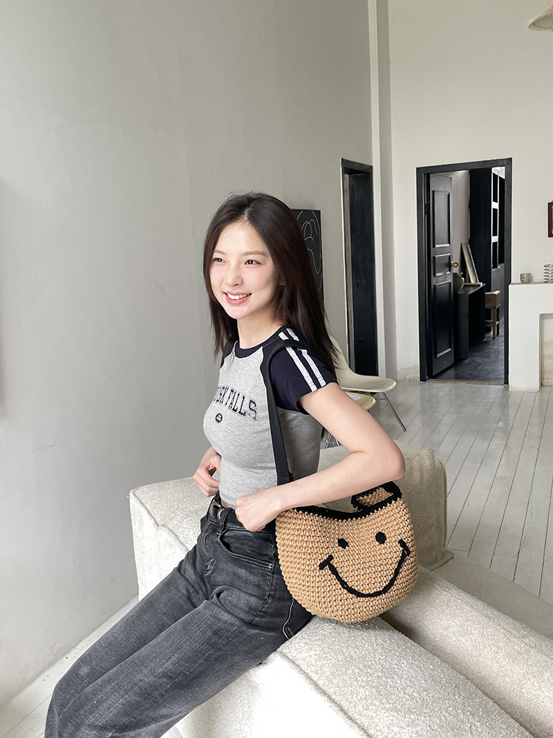 2025 Autumn New Women's Shoulder Bag New Large Capacity Hand Woven Bag Smiling Face Shoulder Bag Autumn New Designer Bag, Handbag