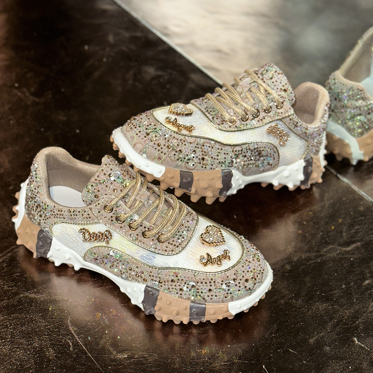 Women's Luxury Sports Shoes Crystal metal decoration Flat Shoes Lace up Water Diamond Fashion Designer Casual Shoes Zapatos Mujer Shiny outdoor w