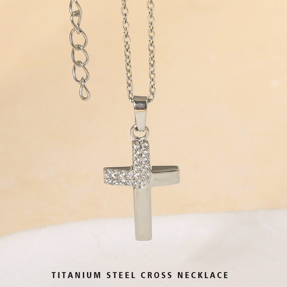 Cross Zircon Necklace Accessories for Women, Non-Fading, Simple and High-End, Niche Light Collarbone Chain Jewelry for Women