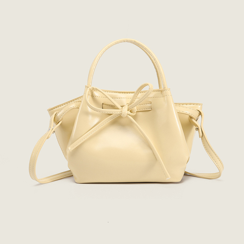 Autumn New Women's Shoulder Bag Women's Handheld Basket Bag Fashion Bow Women's Crossbody Bag Autumn New Solid Color Simple Designer Ba