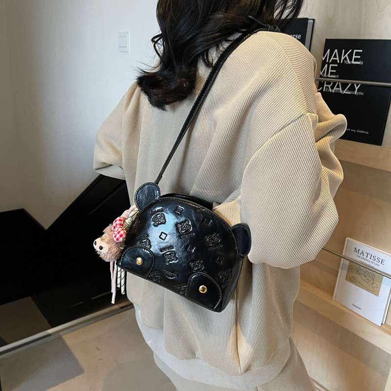 Free Shipping Designer Minimalist Compression Molded Women's Handbag New Fashion Commuting Shoulder Bag Luxury Cute Casual Makeup Bag