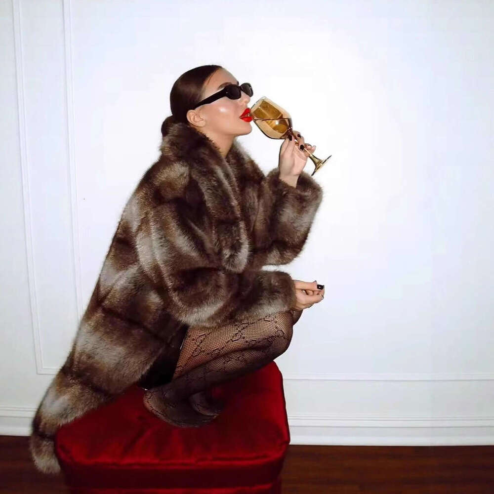 Autumn and winter imitation mink, mink coat, long artificial fur coat, street women's wear