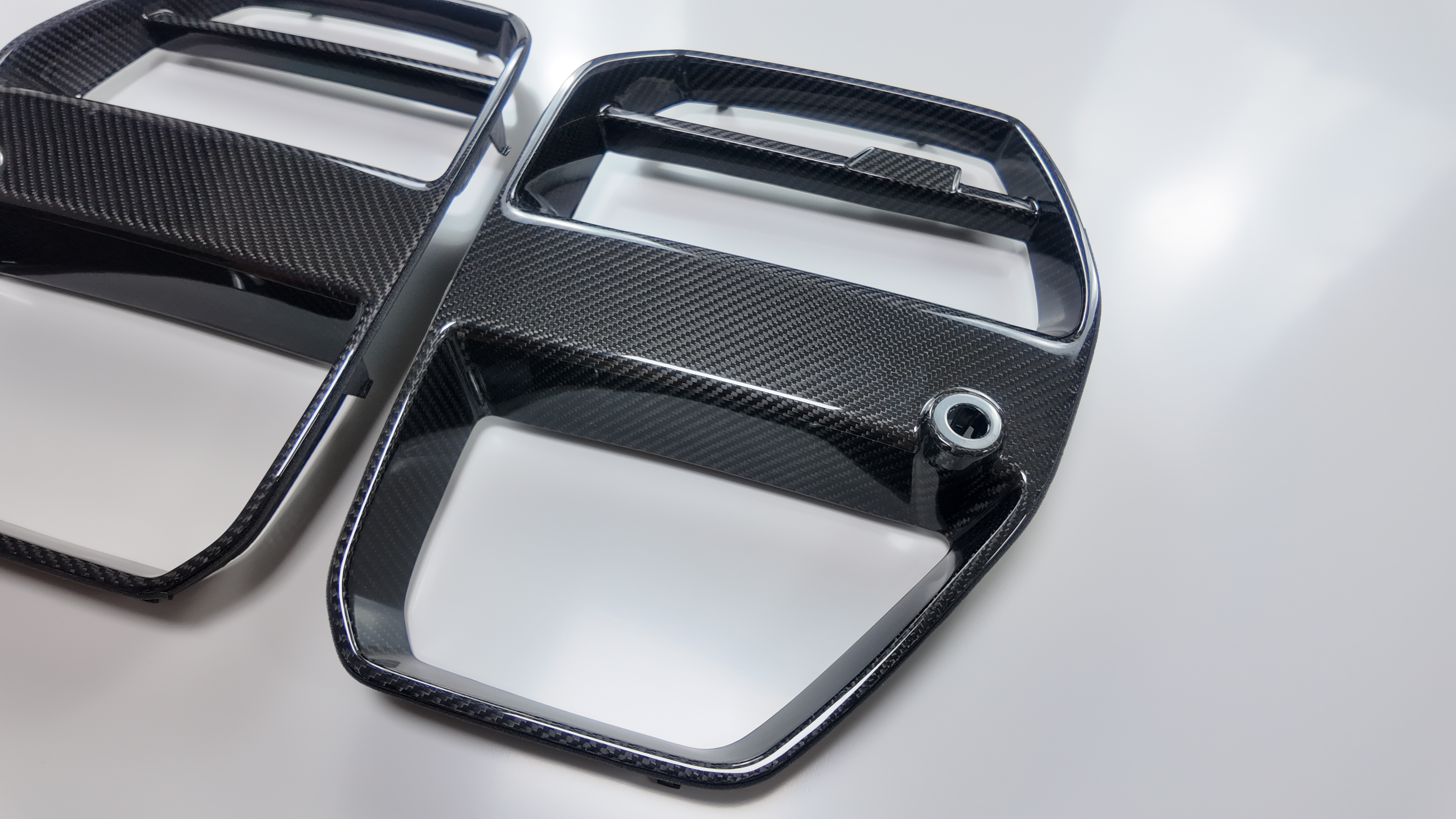 For BMW M3 M4 G80 G82 grille V Style High quality Dry Carbon Fiber Car Front Bumper Intake Grills Bumper Air Intake