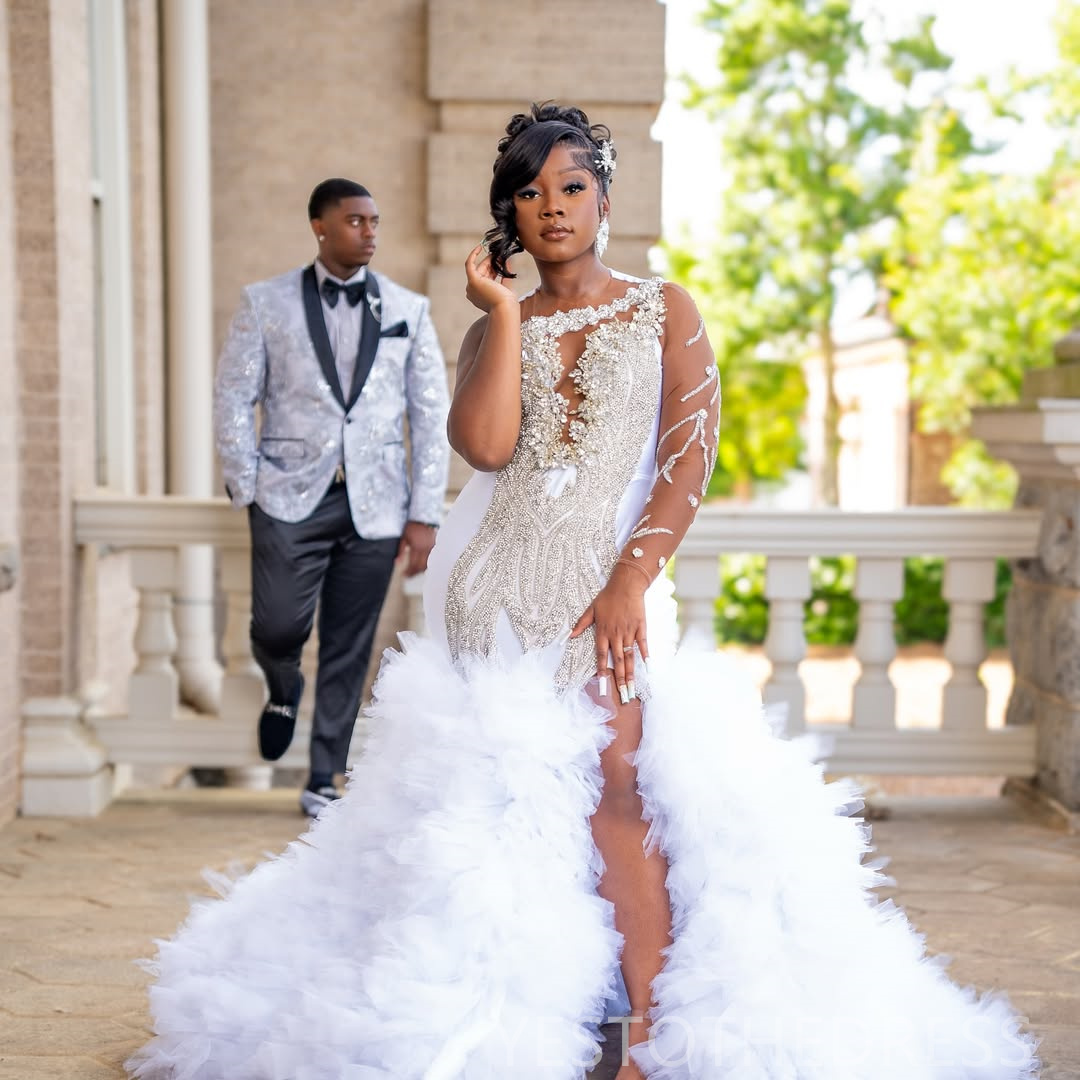 Arabic Aso Ebi Plus Size Ivory Wedding Dress 2025 Appliques Beaded Crystals Pearls Tiers Luxurious Bridal Gowns Dresses Rhinestones Decoration Wedding