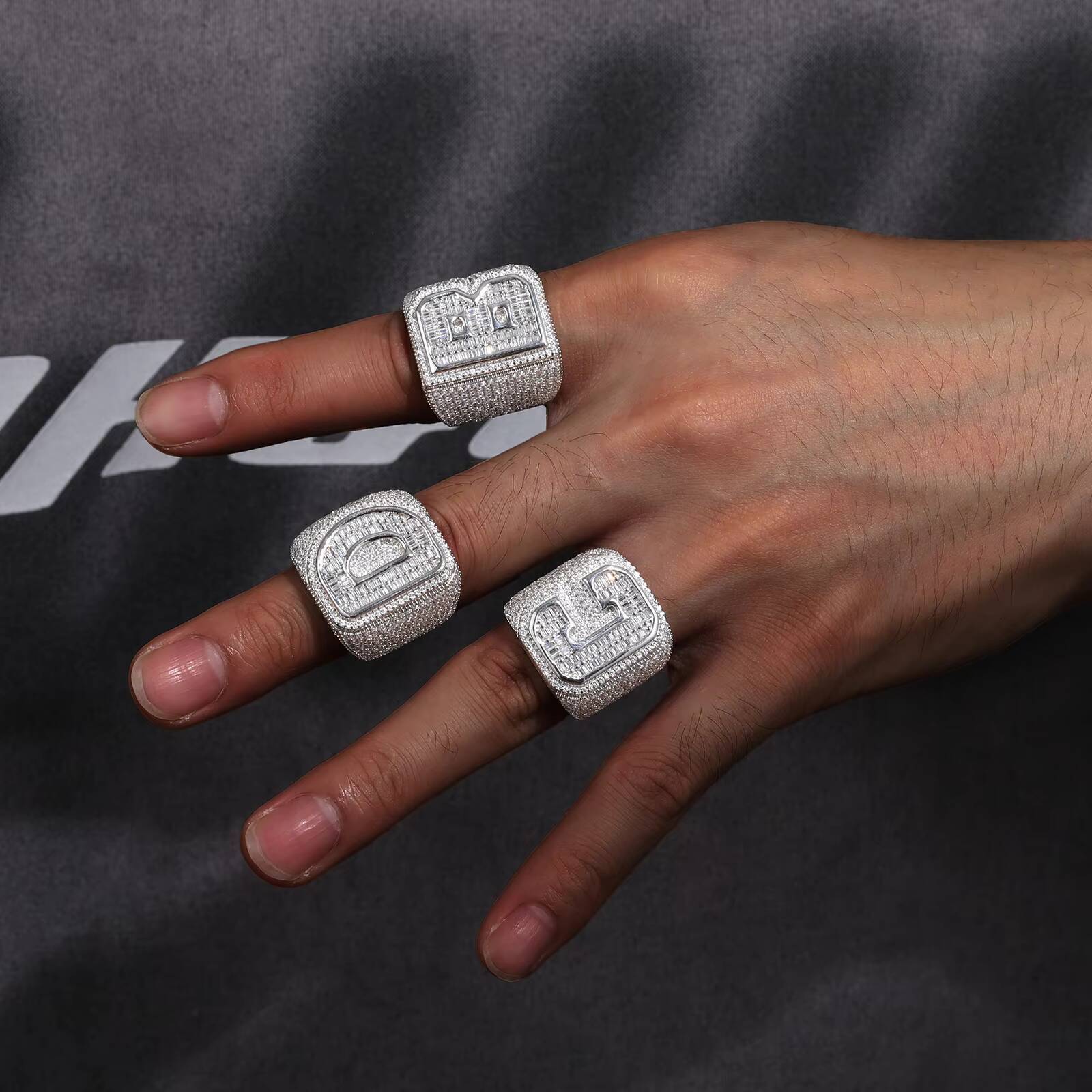 Dropshipping Baguette Mossanite Letter Jewelry Sterling Sier VVS Moissanite Dia Iced Out Initial Hip Hop Ring