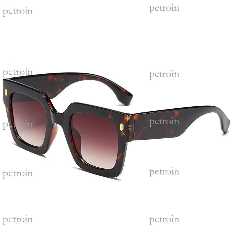 New Fashion Versatile UV Protection with Rivets Oversized Square Frame Sunglasses