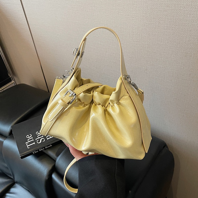 Chic Pleated Bucket Bag with Adjustable Strap: Perfectly Tailored For Parties