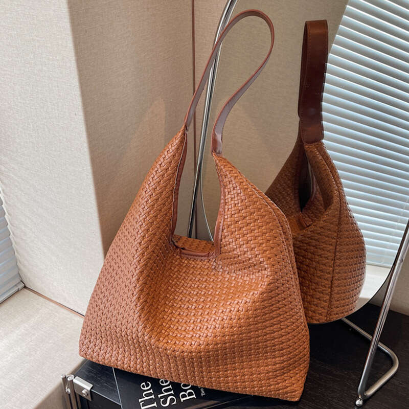 Woven Fashion Tote Korean Designer Bags Style Office Commute Underarm 2025 New Luxury Large Capacity Shoulder Bag for Women