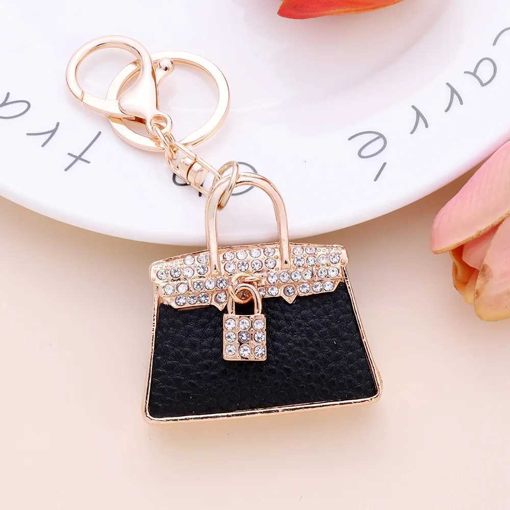 Fashion Cute Leather Crystal Wen Handbag Keychain Rhinestone Lock Bag La Wedding Jewelry Trinket Car Keychain Girl Gift K63 Y250815