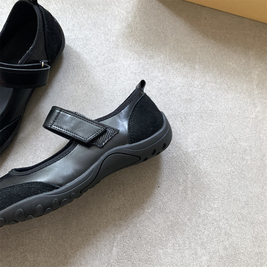 Designer Mary Jane 2025 new casual sports shallow mouth flat shoes