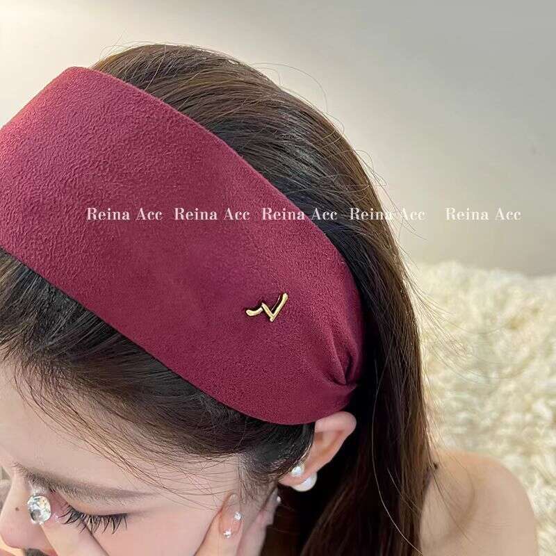 headband Wide-Brimmed High-End Letter Headband for Women, High Skull Top Hair Accessory, Ladies' Autumn/Winter 2025 New Headwear Accessories