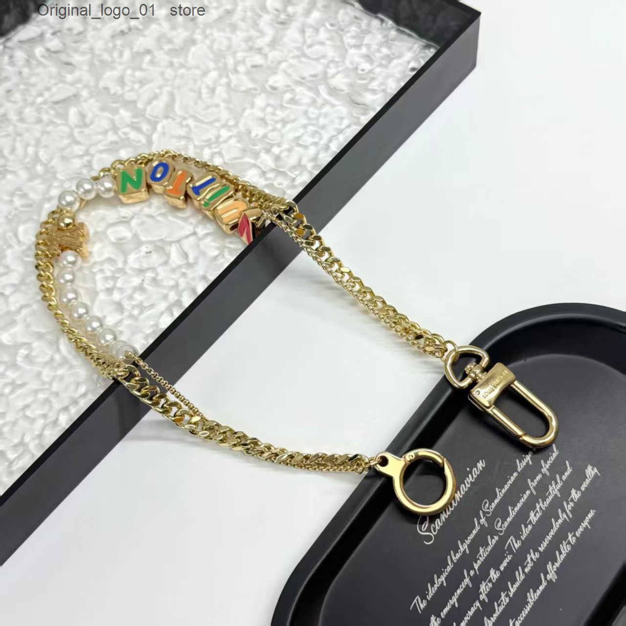 Elegant Accessory Womens Initial Keychain with Floral Charm - Stylish Wallet Bag Decoration Key Chain Z250814