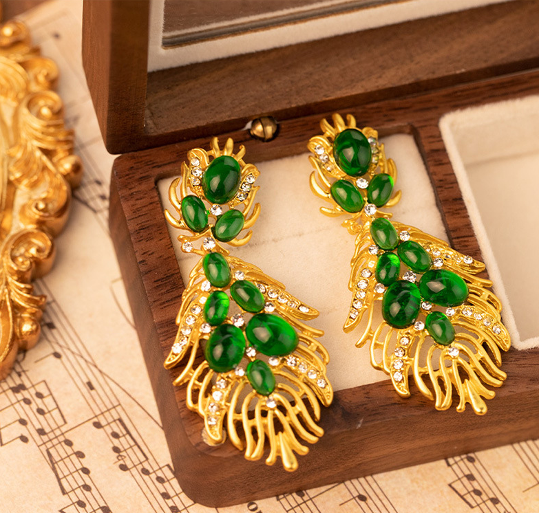 European American High End Cubic Zirconia Statement Ethnic Necklace Earring Set Bold Alloy Rhinestone Ear Climbers for Women Fashion