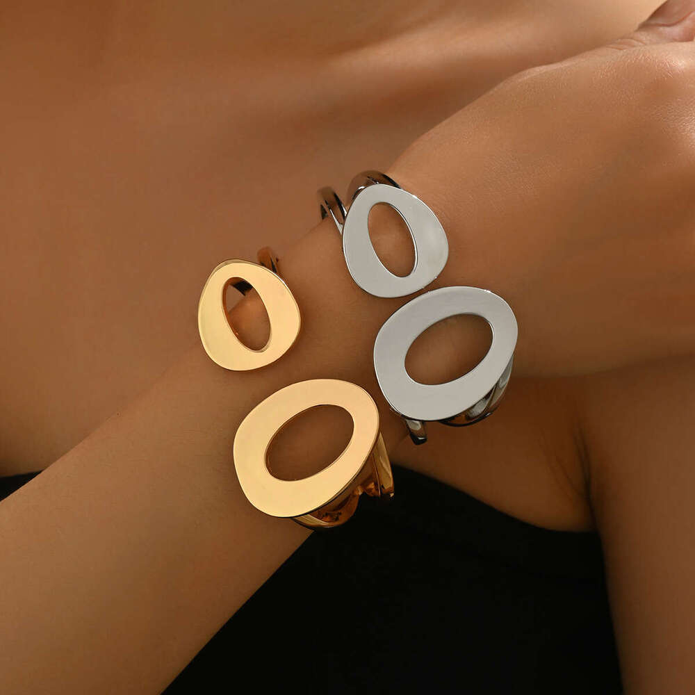 Feng Women's Geometric Niche Hollow Metal Smooth Design Asymmetric Open Bracelet Jewelry