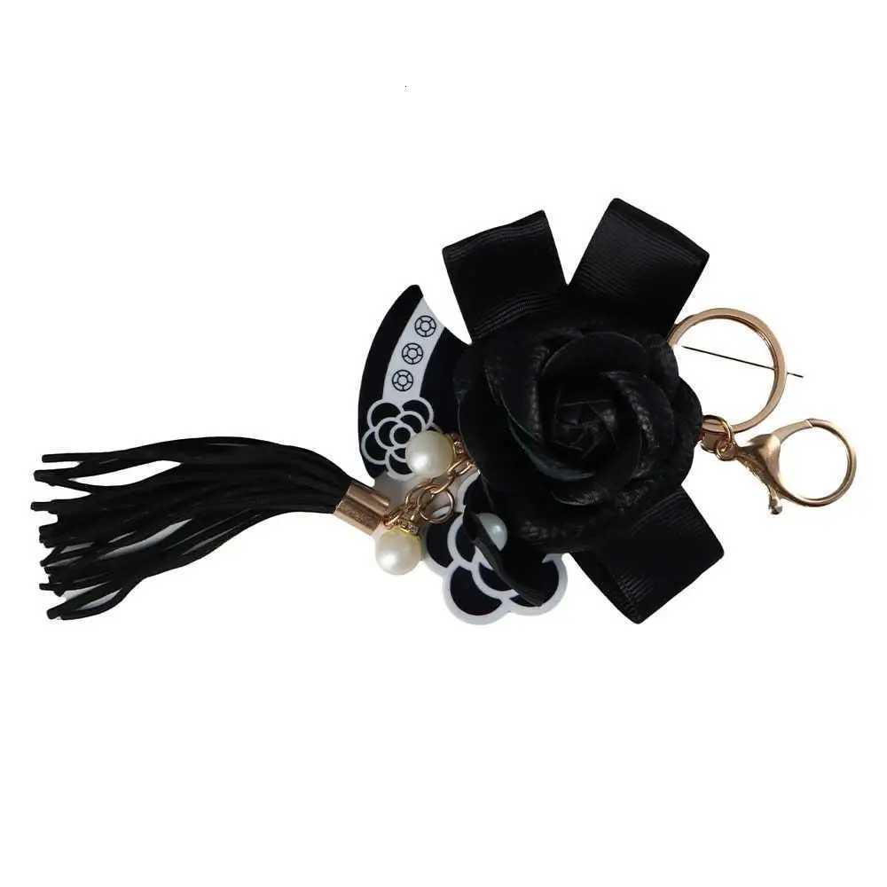 Black Leather Ornaments Jewelry Element Hanger Gifts lia Key Chain Bag Pendant Flower Keyring S250816