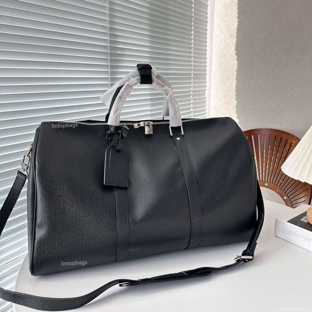 Fitness travel bag large capacity design, luxury fashion designer travel bag, handbag, treasure duffel bag, shoulder crossbody bag travelingbag handbag shoulderbag