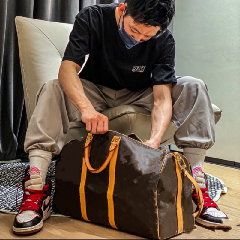 Designer Duffle bag Classic 45CM 50CM Travel bag luggage for men real leather Large capacity handbag totes shoulder Bags mens womens travel bag 7963