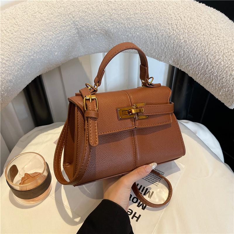 Designer bag free shipping hot Light luxury outdoor casual tote bag versatile classic fashion vintage lady bag for woman