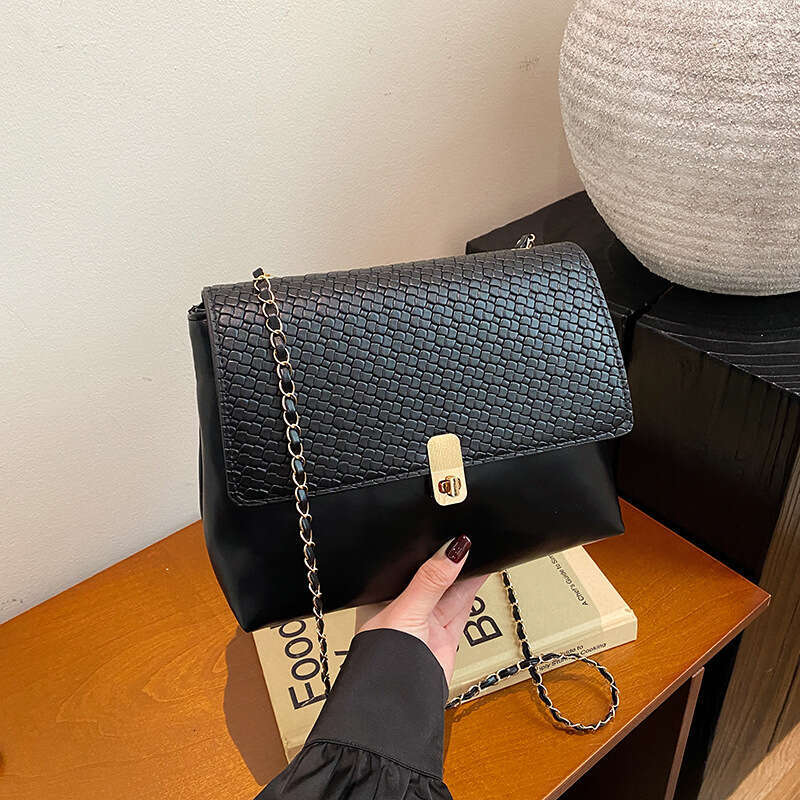 Fashionable Personality Woven Pattern Handbag 2025 New Texture Chain Commuter Designer Niche Bags Versatile Shoulder Crossbody Bag